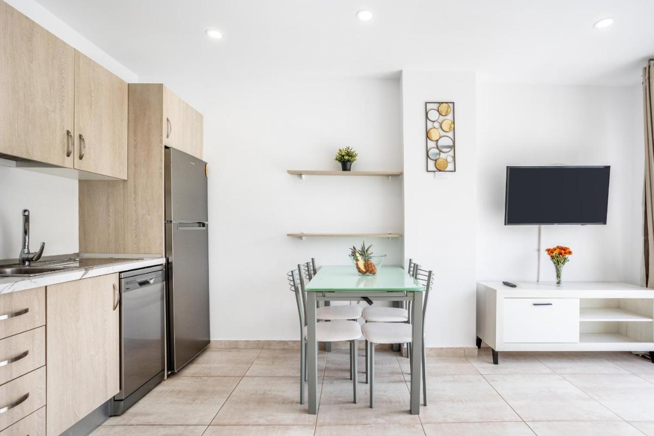 Family Home Near Ocean Los Cristianos Lovetenerife Arona  Bagian luar foto